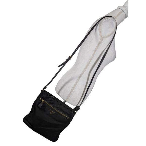 MICHAEL KORS! LUXE BLACK NYLON CROSSBODY W/GOLD HARDWARE PURSE, HANDBAG! - Picture 2 of 13